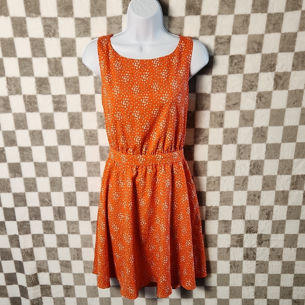 Gianni Bini Orange Scoop Neck Sundress peep hole button back orange